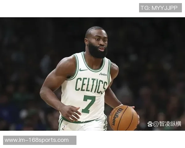 杰伦布朗半场火力全开15投10中狂砍24分3篮板3助攻展现超强实力